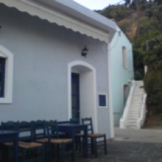 Παραδοσιακό καφενείο στην Πλαγιά Ικαρίας.